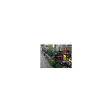 Foot board roll forming machine