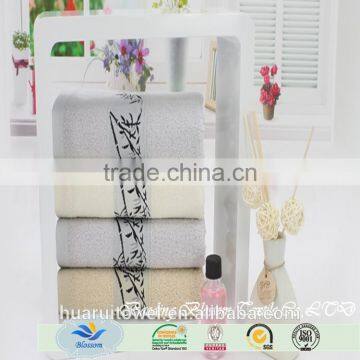 2016 hot sale printed soft touch water absorbing bamboo face towels