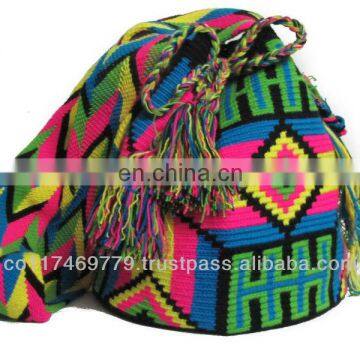 Mochilas wayuu, colombian bags, made by indigenas