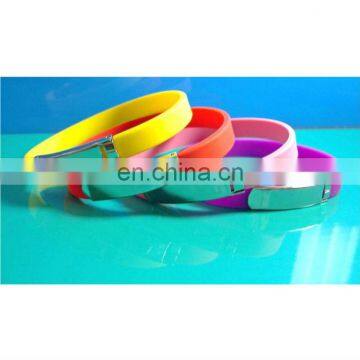 Customized Gravure Printing/Embossing 2014 Charming Bracele High Quality Factory Silicon