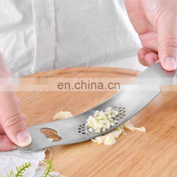 Hot Selling Creative Kitchen Tools Multifunction Garlic Press
