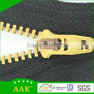 Ladies Jeans Factory China Matching Production 4# Brass y Teeth C/E Zippers photo-4