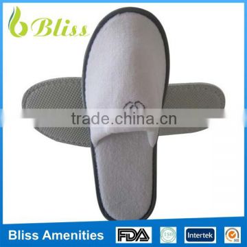 N29 Best Seling Disposable Eco-Friendly hotel slippers with embroideried customized logo