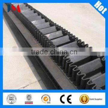 corrugated sidewall cleated conveyor belt for steep inclination angle materials conveying