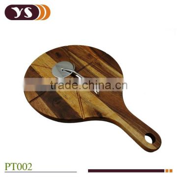 pizza cutter and cutting board