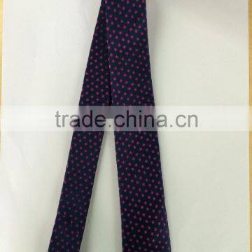 Men's red/navy 100% silk tie with flower design