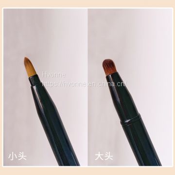 Lip brush