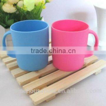 New Arrival Heat resistant Durable Silicone drinking cups with handle