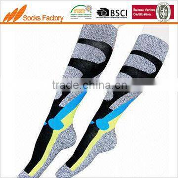 Functional super warm cotton gray ski socks with selective terry