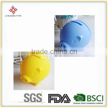 Plastic piggy bank money boxes