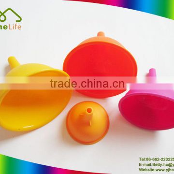 Food grade high quality foldable mini plastic silicone funnel