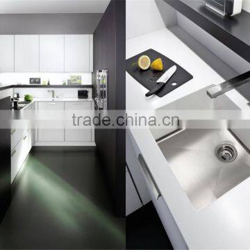 Custom Kitchen Units With Accessories Suited for Apatment