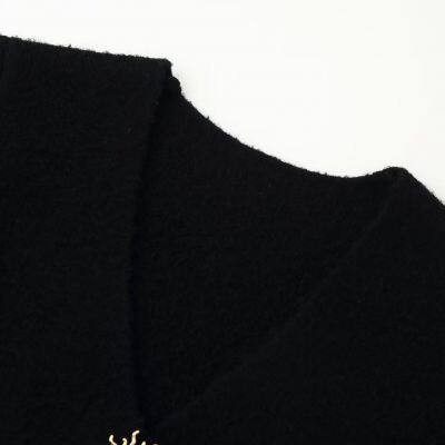 2025 Neues, modisches und elegantes Damenkleidungs-Wholesale-Metallbügeldekor-V-Hals-Sweatermantel ... photo-2