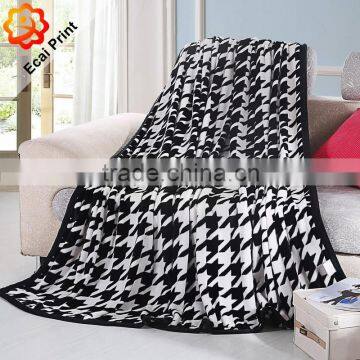 Wholesale Autumn Queen Size Sublimated Heat Transfer Printed Polar Fleece Blanket photo-3