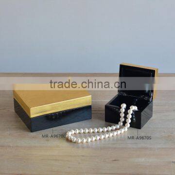 Gold and black folded wooden jewelry boxes gift box