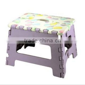 Easy-handling Foldable stool