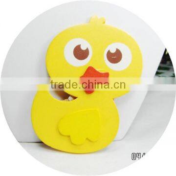 Hot sell Wood Yellow Ducky Kids Wall Hanging Toy Handmade And Painted made in China