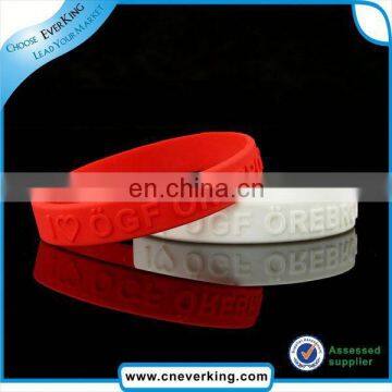 Fashion charm silicone wristband watch wholesale