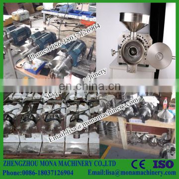 Stainless Steel CE Certificated Dry Grain Flour Grinding Machine/Small Grinder Mill for Grains