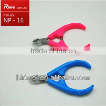 round nail toe cutter with plastic cover , nail nipper