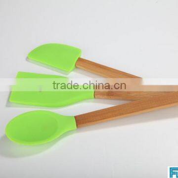 2015 Neweast Silicone Spatula Silicone Cake & Butter Knife With Wooden Handle photo-4