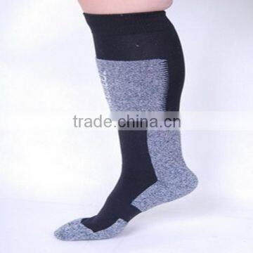 Heated ski socks for cold weather