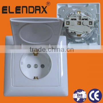 IP44 socket outlet with earth and cover (F6510)