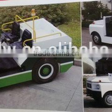 Towing Tug tractor for Luggage at Avation,Train station