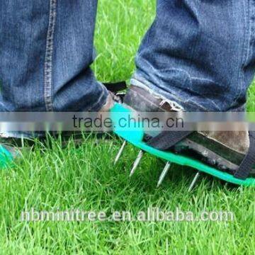 spike aerating shoe