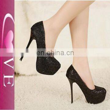 wholesale golden supplier black and white Noble lace round head shallow mouth high-heeled wedding shoes