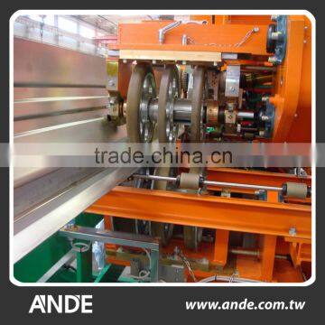 Made in Japan Corrugated Sheets Seam Welding Machine for Train photo-2