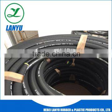 Oil resistant fibre reinforced rubber hose SAE 100R4