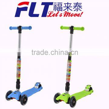 Colorful clip attached new design folding kick scooter for child age with 2 front wheels