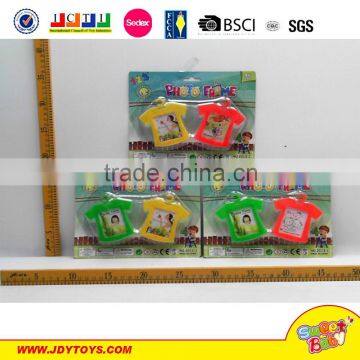 Latest design small cheap cute toy hanger photo frame toy for kid