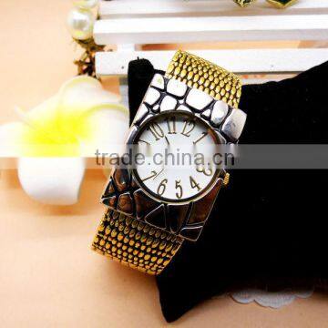 women quartz antique retro bangle watch