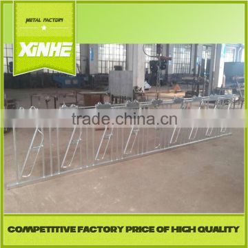 Hot sale wholesale Livestock cattle panel equipment dairy cow headlock for sale