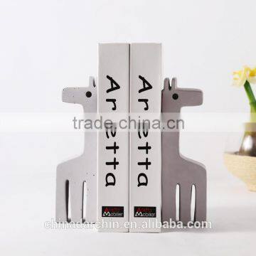 2016 Decorative Christmas Polyresin Giraffe Bookends Interior Decoration