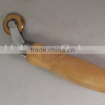 brass v handle seam roller