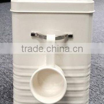 Dog Food Canister With Spoon photo-3