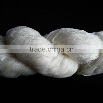 100% Acrylic Yarn in Nm32/2 white color by hanks