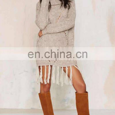 Вязанное вручную шелковое платье-джемпер из мериновой шерсти с помпончиками photo-4