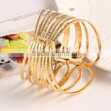 D95948t Fashion Bracelet Metal Simple Personality Bangles for Ladies photo-3