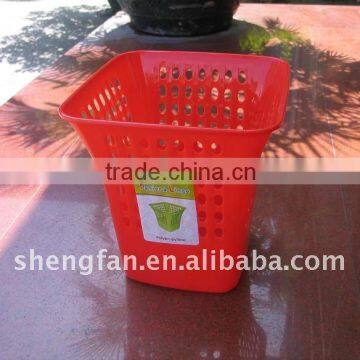 plastic wastebasket /square