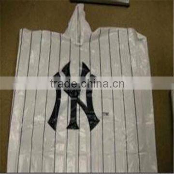 Disposable PE Raincoats With 3-4 Buttons photo-2