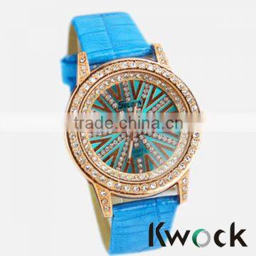 Manufacturer New Product Wholesale Fashion Alloy Watch for Lady