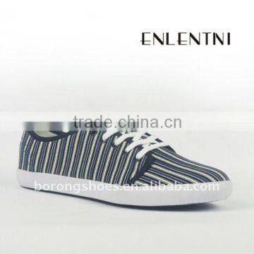 Wholesale man's cheap casual canvas shoe make from China