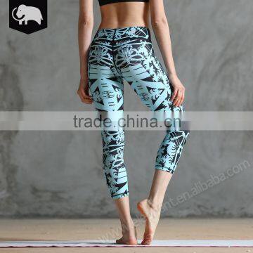 China textile printing ladies wholesale gym yoga capri pants