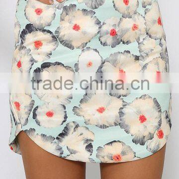 2015 New Design Floral Print Crurved Hemline Woman Casual Short Pants