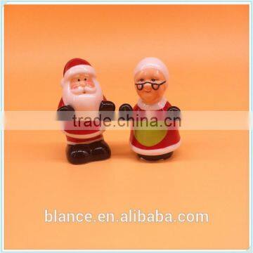 ceramic XMAS salt and pepper pots in Christmas design spice jar