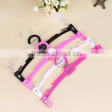 Colorful Plastic Hanger with Clips for Bra, Lingerie Hanger, Swimwear/ Bra/ Underwear Hanger
